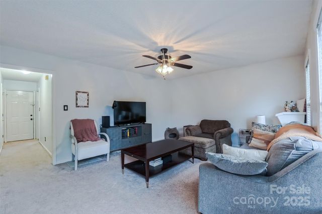529 N Spring Avenue, Newton, NC 28658