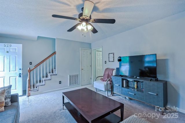 529 N Spring Avenue, Newton, NC 28658