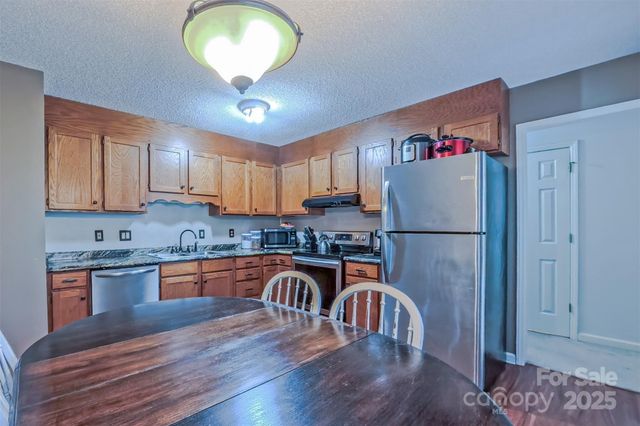 529 N Spring Avenue, Newton, NC 28658