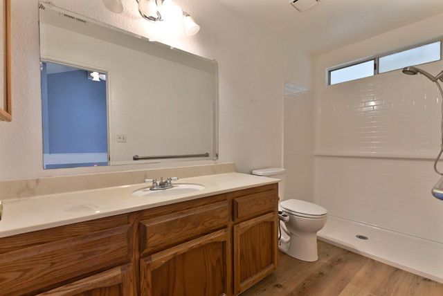 908 Deer Park Dr, Modesto, CA 95358