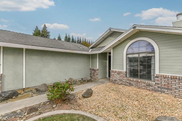 908 Deer Park Dr, Modesto, CA 95358