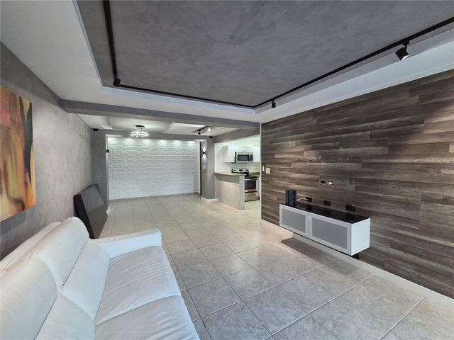 8860 PASEO DEL REY H-102, Carolina, PR 00987