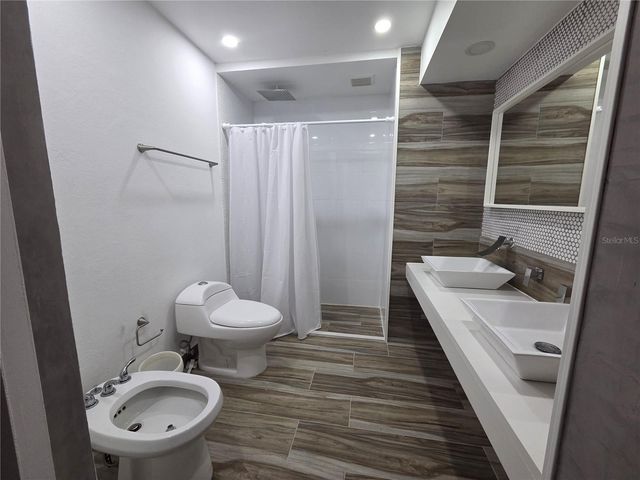 8860 PASEO DEL REY H-102, Carolina, PR 00987