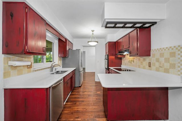 2310 SARAZEN DR, Dunedin, FL 34698