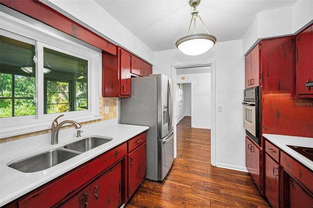 2310 SARAZEN DR, Dunedin, FL 34698