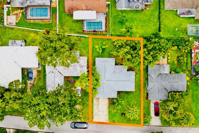 2310 SARAZEN DR, Dunedin, FL 34698