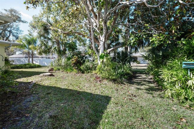 2310 SARAZEN DR, Dunedin, FL 34698