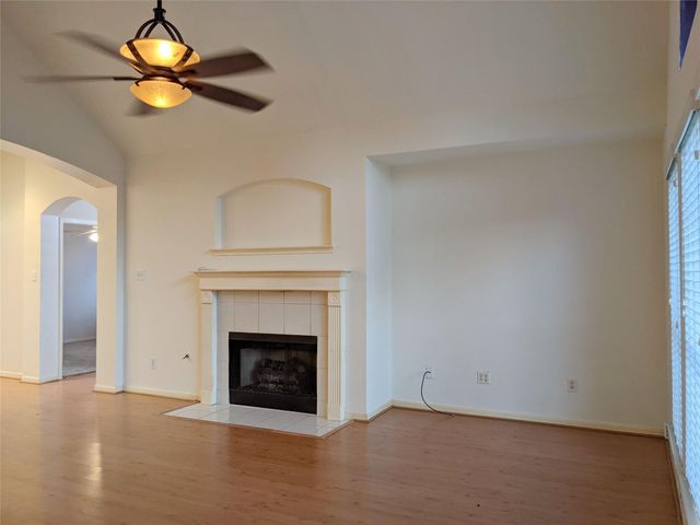 2810 Foxden Drive, Pearland, TX 77584