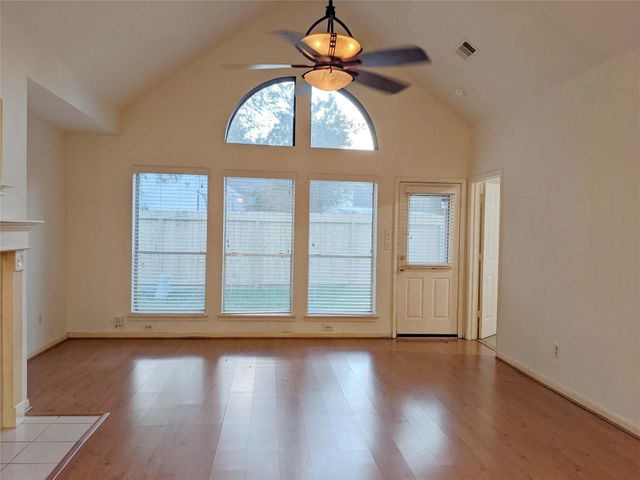 2810 Foxden Drive, Pearland, TX 77584