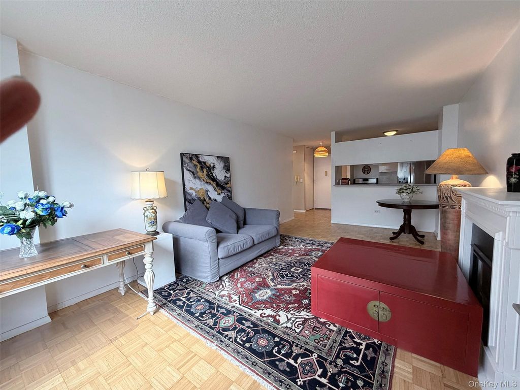 2 S End Avenue 3W, New York (manhattan), NY 10280 — photo 3