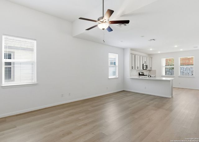 9210 McCoy, Converse, TX 78109