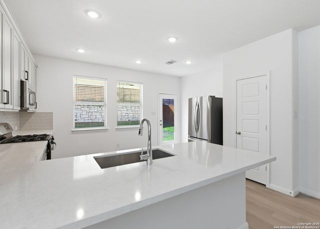 9210 McCoy, Converse, TX 78109