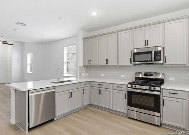 9210 McCoy, Converse, TX 78109