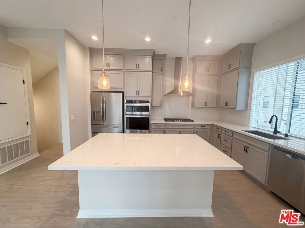 Image 15 of property listing at 130 Keeper, Irvine, CA 92618