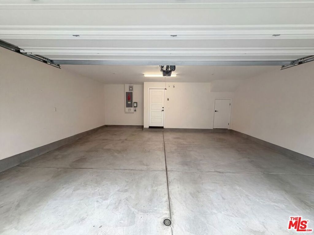 Image 20 of property listing at 130 Keeper, Irvine, CA 92618