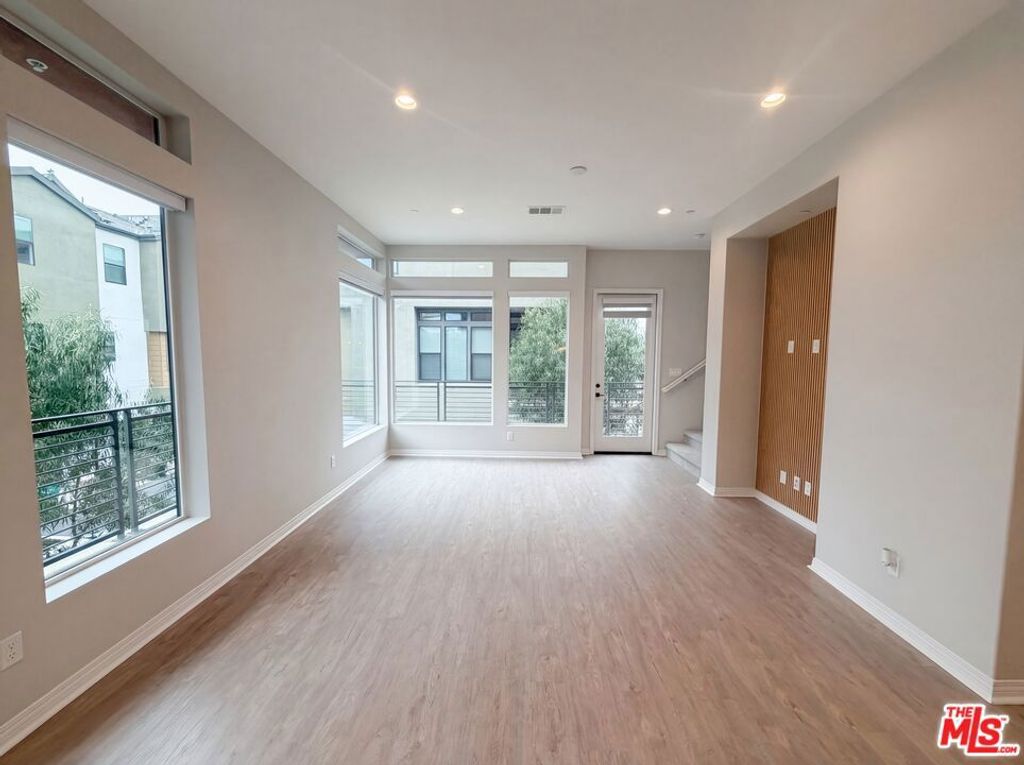 Image 3 of property listing at 130 Keeper, Irvine, CA 92618