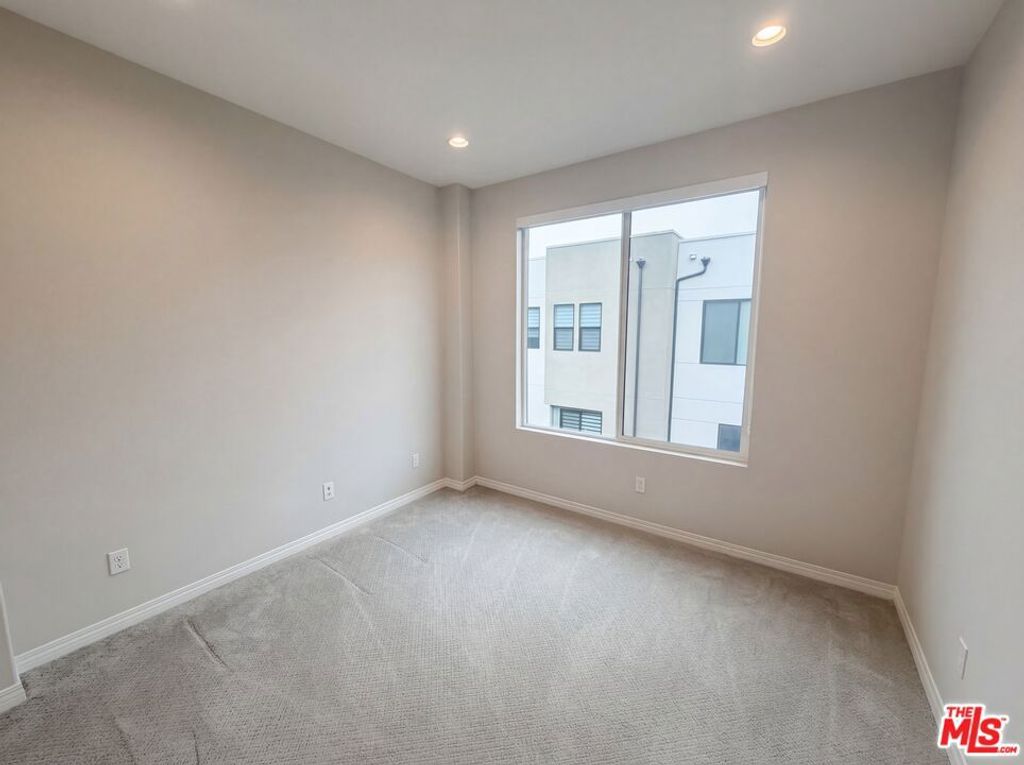 Image 4 of property listing at 130 Keeper, Irvine, CA 92618