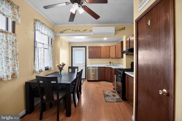 462 SEVILLE ST, Philadelphia, PA 19128