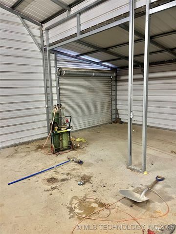 4783 Enos Road, Kingston, OK 73439