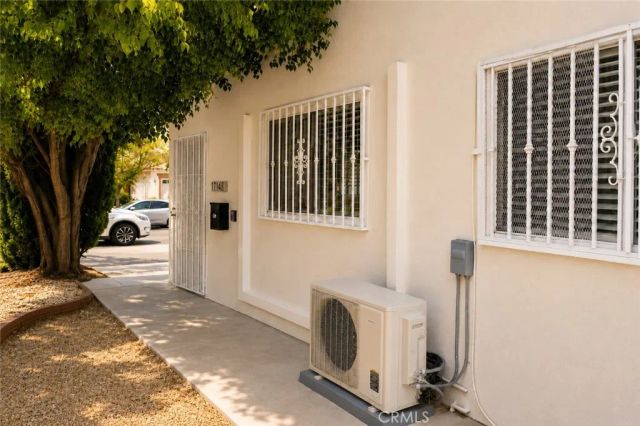 17144 Burton Street, Lake Balboa, CA 91406