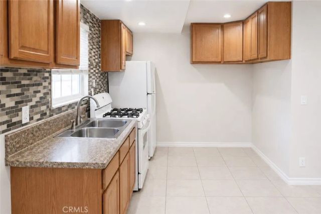 17144 Burton Street, Lake Balboa, CA 91406