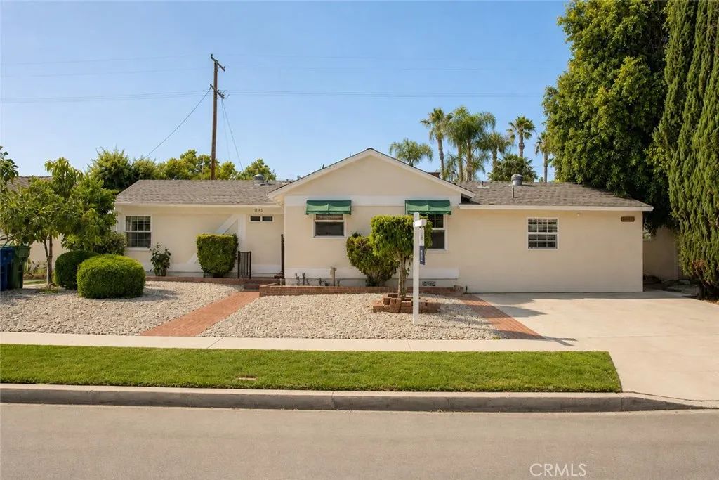 17144 Burton Street, Lake Balboa, CA 91406