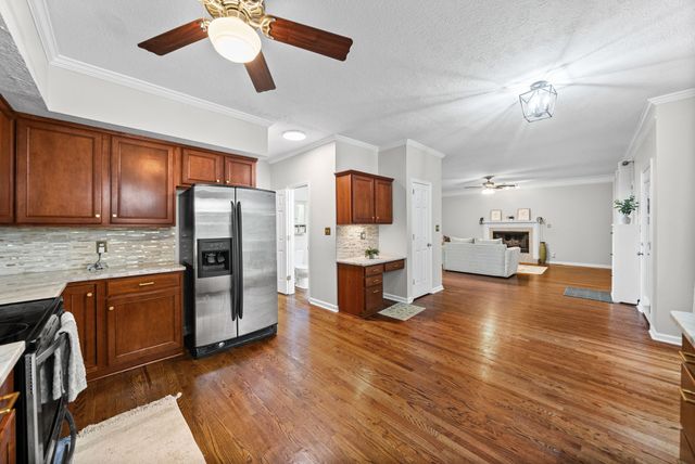 206 Longwood Ln, Clarksville, TN 37043