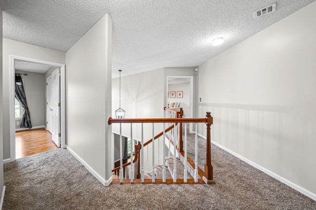 206 Longwood Ln, Clarksville, TN 37043