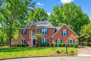 206 Longwood Ln, Clarksville, TN 37043