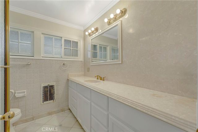 150 W 36th Street, Long Beach, CA 90807