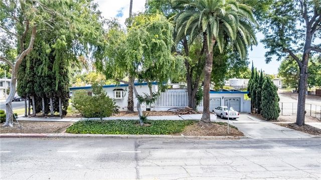 150 W 36th Street, Long Beach, CA 90807