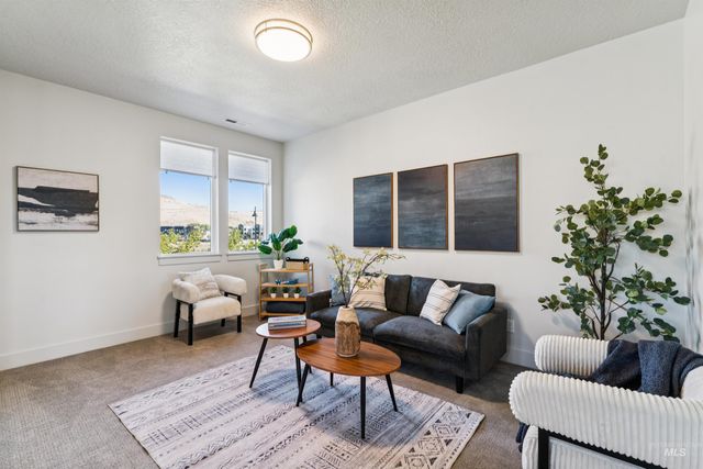 4341 E Rivernest Dr, Boise, ID 83716