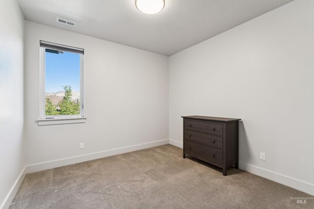 4341 E Rivernest Dr, Boise, ID 83716