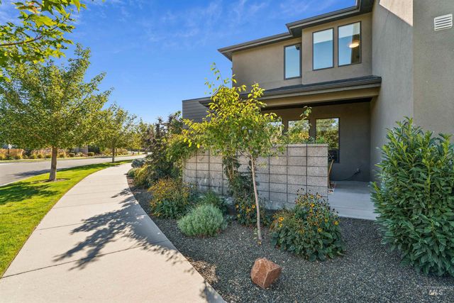 4341 E Rivernest Dr, Boise, ID 83716