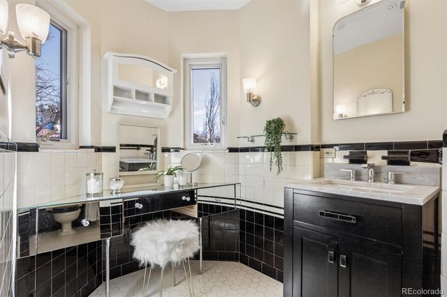 6 Ivy Lane, Denver, CO 80220