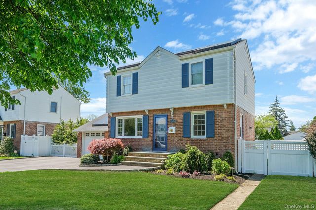 2288 3rd Street, East Meadow, NY 11554