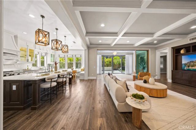 16 Windrow Rd, Tustin, CA 92782