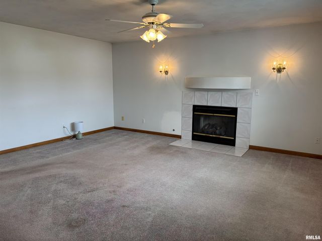 2905 Rend Drive, Springfield, IL 62707