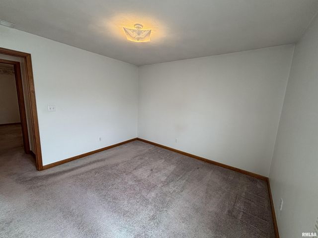 2905 Rend Drive, Springfield, IL 62707