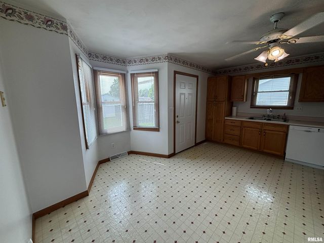 2905 Rend Drive, Springfield, IL 62707