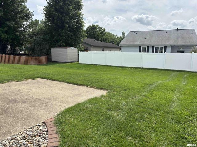 2905 Rend Drive, Springfield, IL 62707