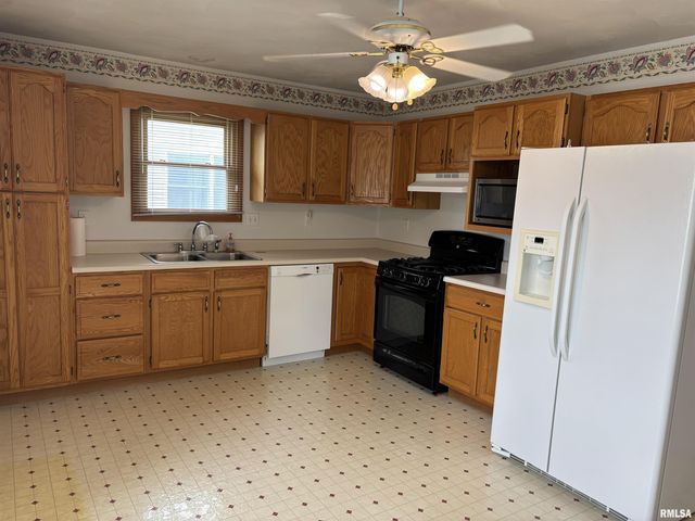 2905 Rend Drive, Springfield, IL 62707