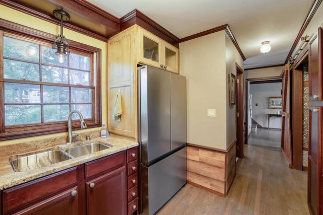 211 Paisley Lane, Golden Valley, MN 55422