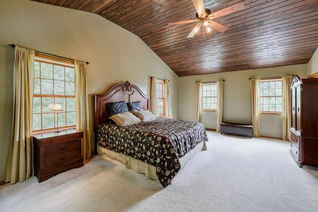 211 Paisley Lane, Golden Valley, MN 55422