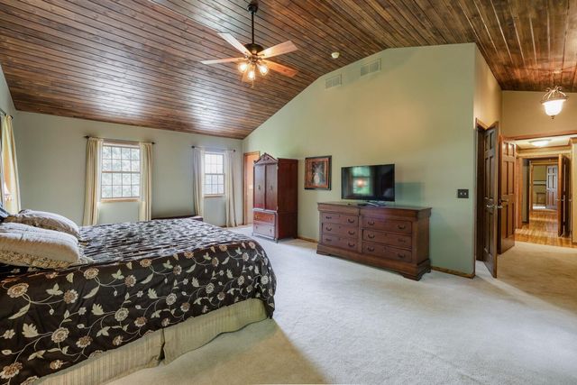 211 Paisley Lane, Golden Valley, MN 55422