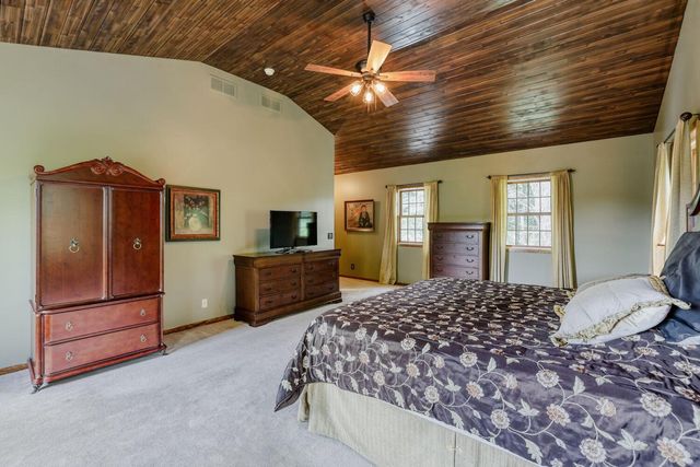 211 Paisley Lane, Golden Valley, MN 55422