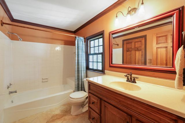 211 Paisley Lane, Golden Valley, MN 55422