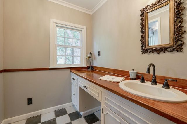 211 Paisley Lane, Golden Valley, MN 55422