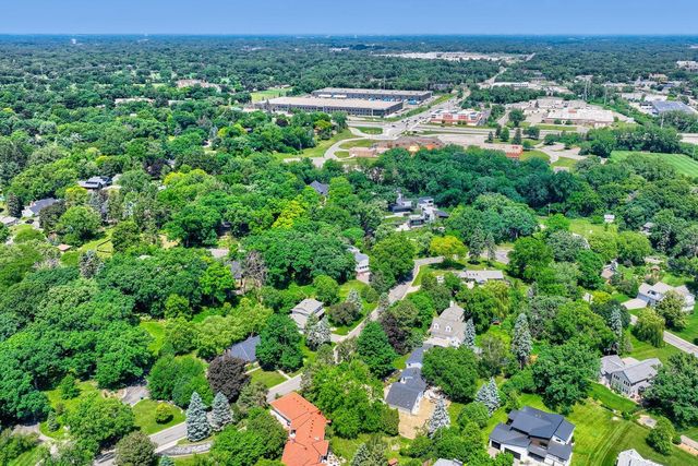 211 Paisley Lane, Golden Valley, MN 55422