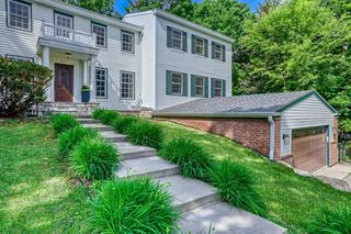 211 Paisley Lane, Golden Valley, MN 55422